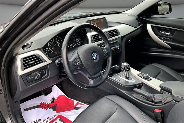 Used 2014 BMW 320i xDrive Sedan image 16
