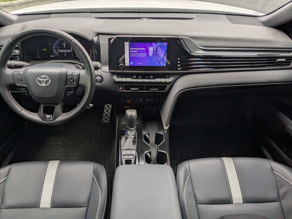 Used 2025 Toyota Camry SE FWD image 16