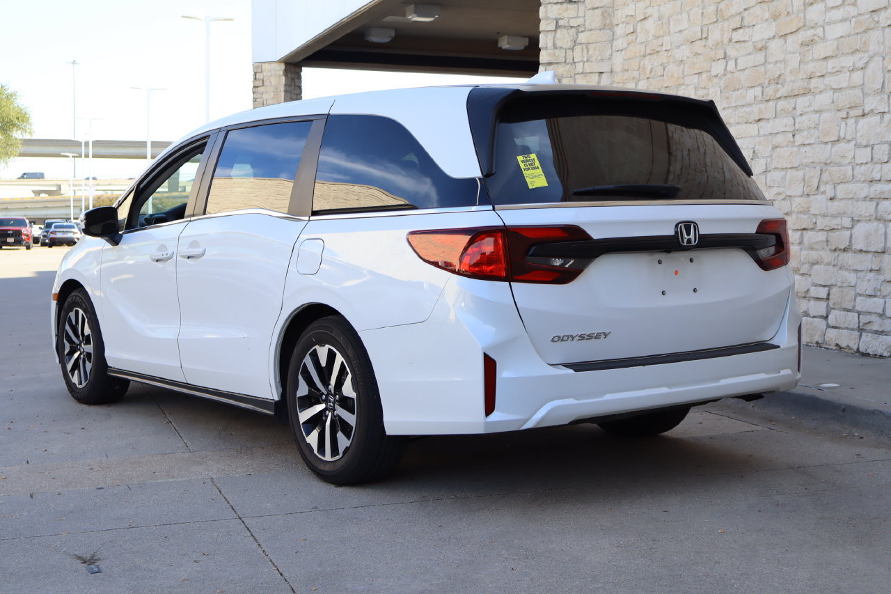 Used 2025 Honda Odyssey EX-L image 3