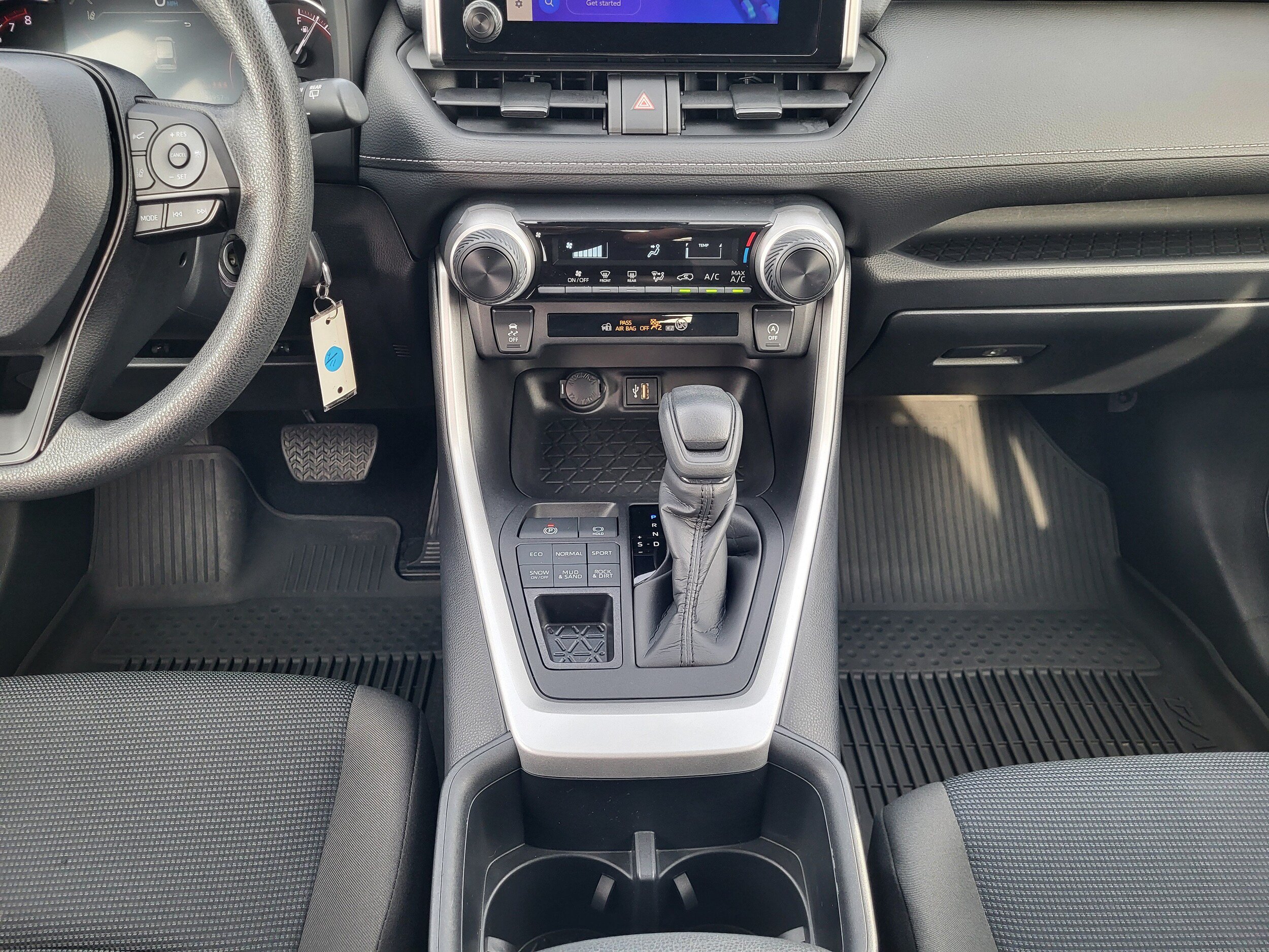 Used 2023 Toyota RAV4 LE AWD/4WD image 13