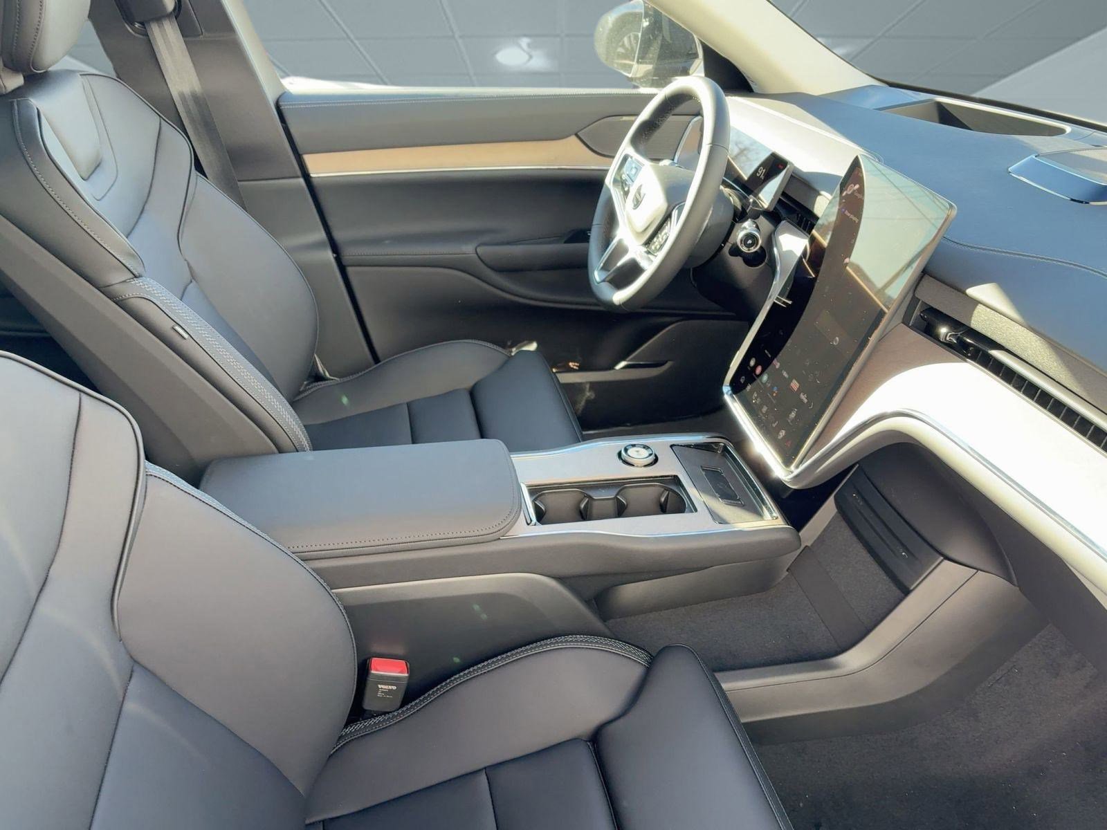 New 2025 Volvo EX90 Plus AWD/4WD image 30