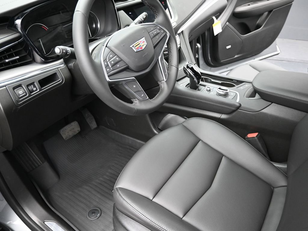 New 2026 Cadillac XT5 Luxury w/ LPO, Floor Liner Package AWD/4WD image 10