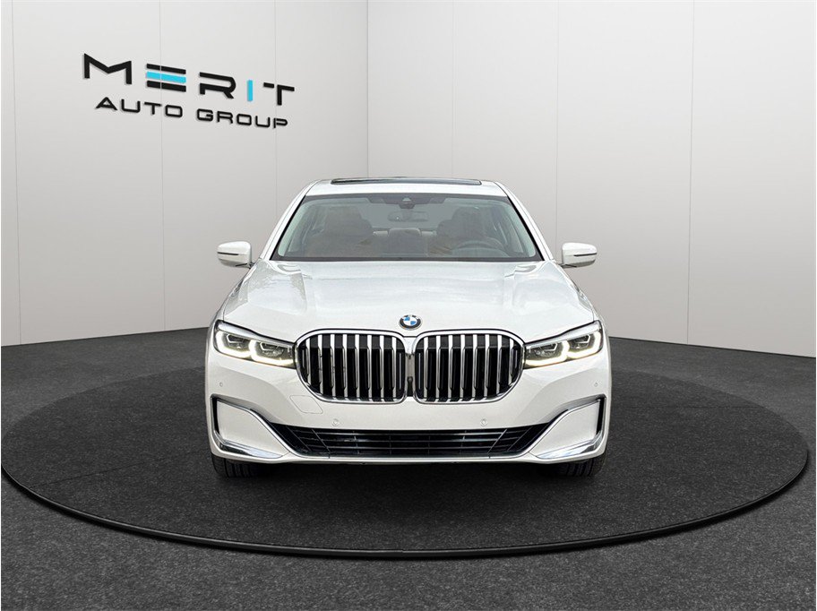 Used 2021 BMW 740i xDrive w/ Premium Package AWD/4WD image 3