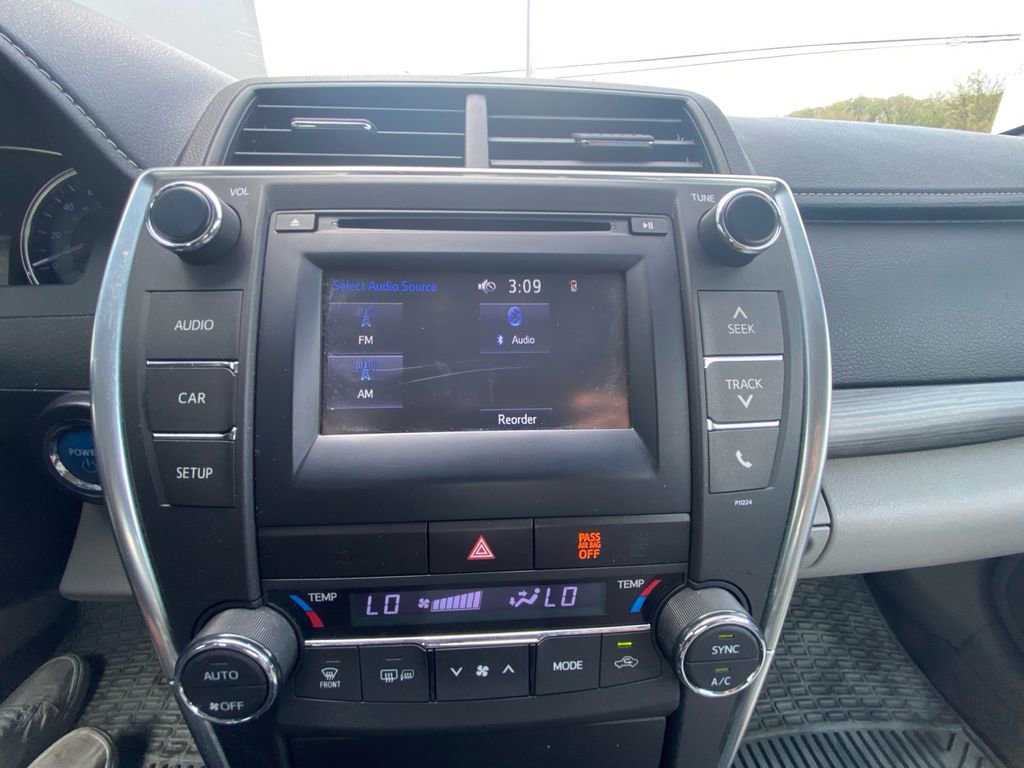 Used 2016 Toyota Camry LE image 20