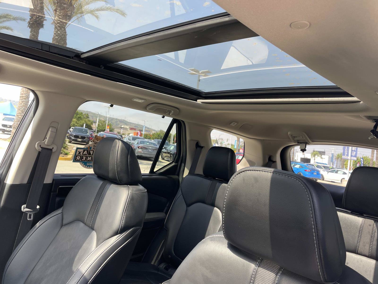 Certified 2024 Honda Pilot Touring image 2