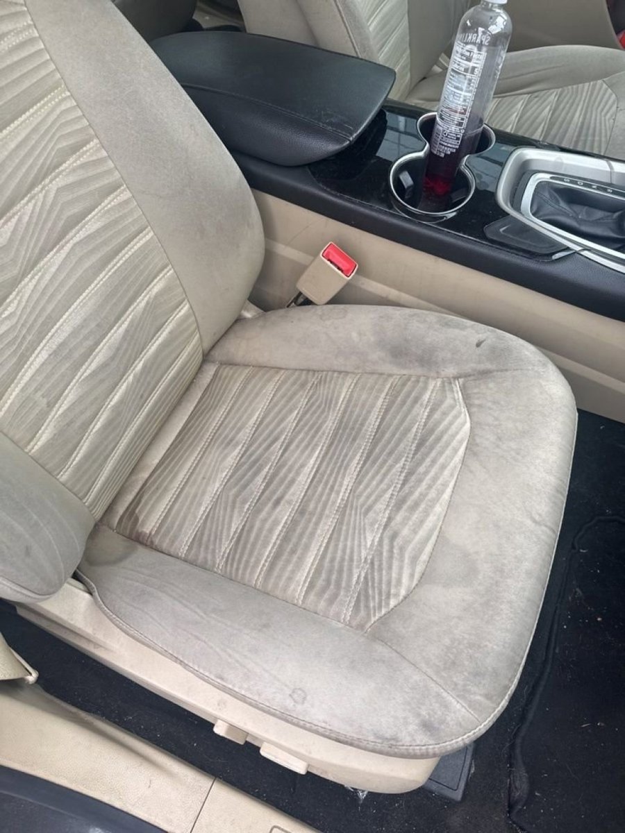 Used 2016 Ford Fusion SE FWD image 12