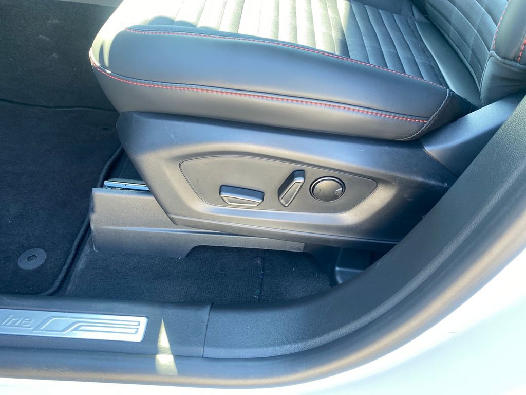New 2025 Ford Explorer ST-Line w/ Premium Package AWD/4WD image 13