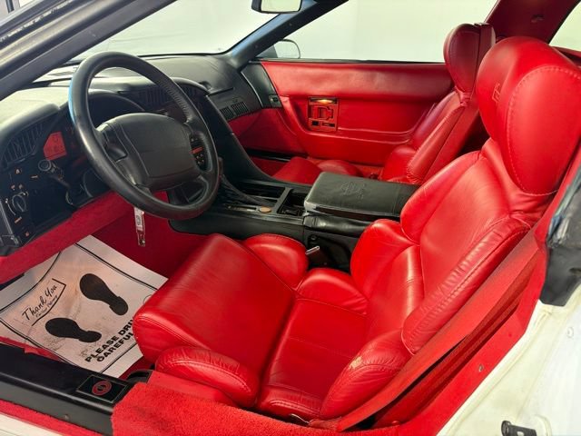 Used 1993 Chevrolet Corvette Coupe RWD video 2