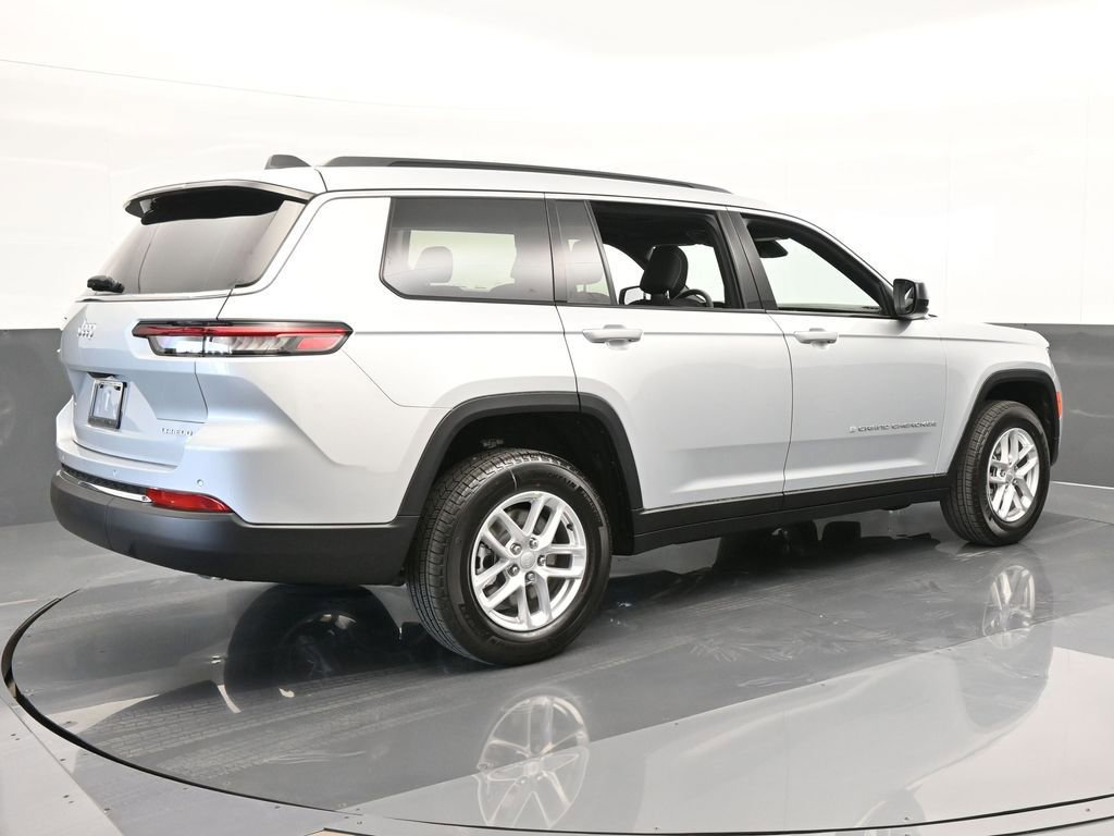 Used 2024 Jeep Grand Cherokee L Laredo image 6