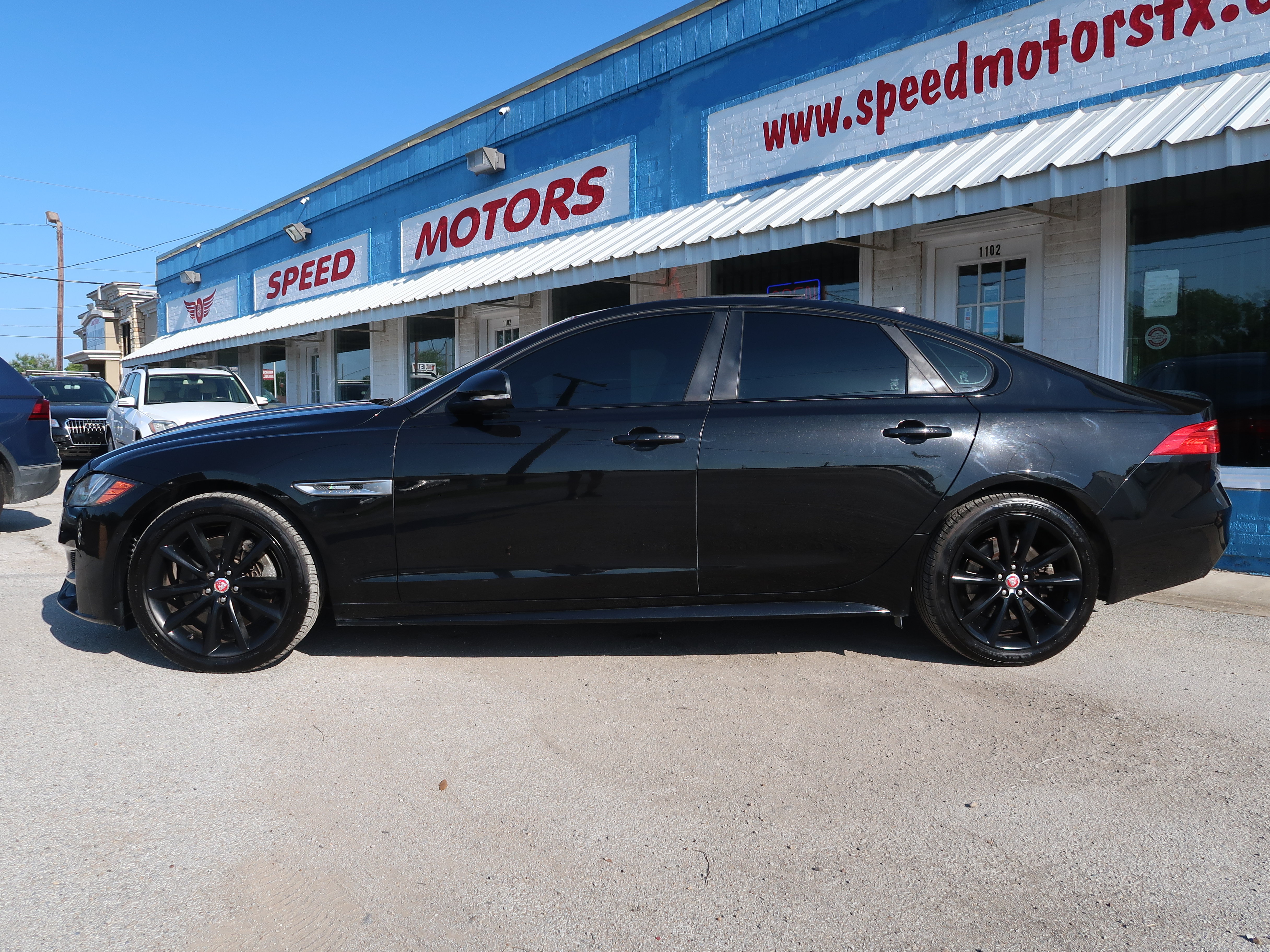Used 2016 Jaguar XF R-Sport RWD image 3