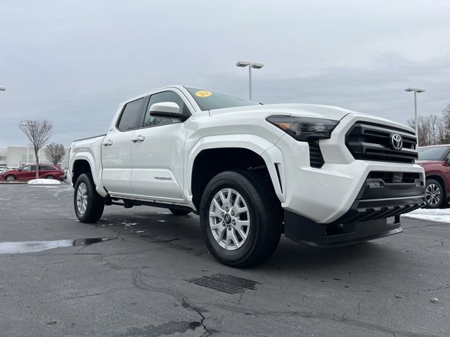 Used 2024 Toyota Tacoma SR5 image 3