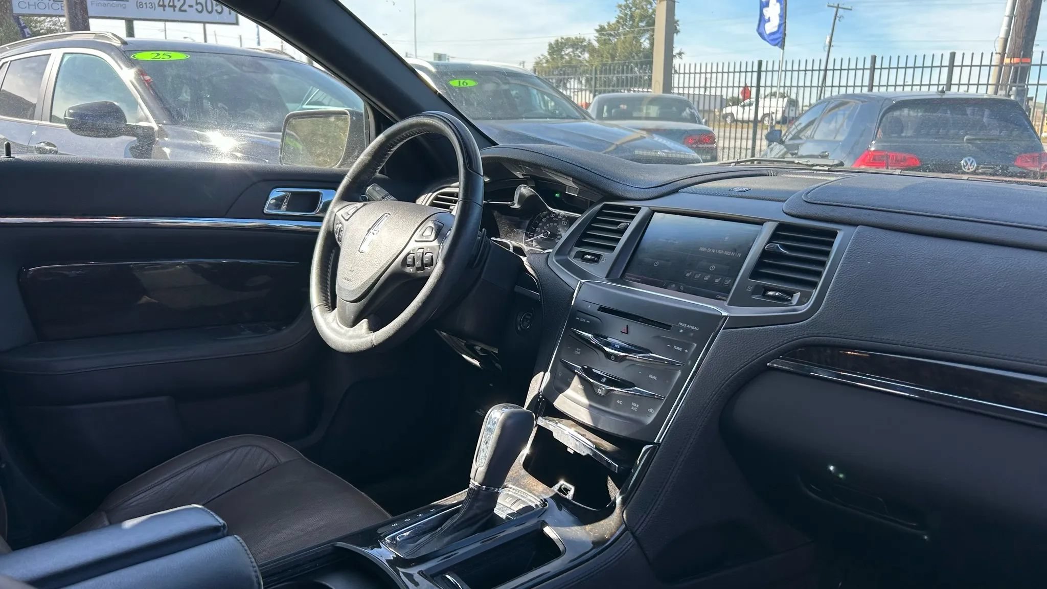 Used 2013 Lincoln MKS FWD image 19