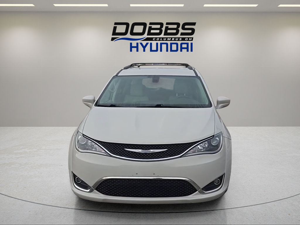 Used 2017 Chrysler Pacifica Touring-L Plus w/ Tire & Wheel Group FWD image 8