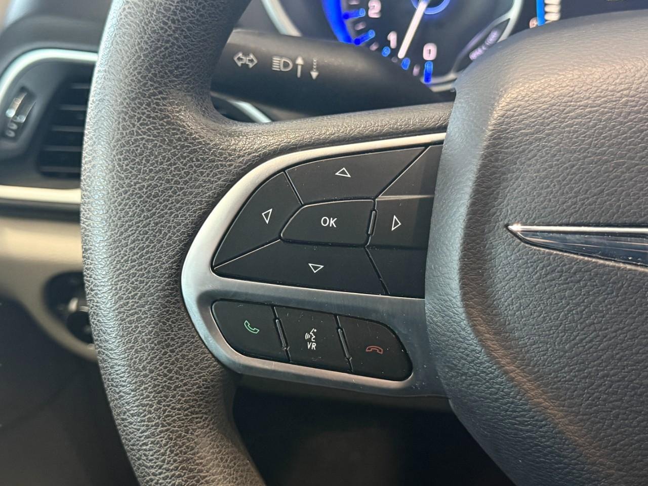 Used 2017 Chrysler Pacifica Touring Plus image 34