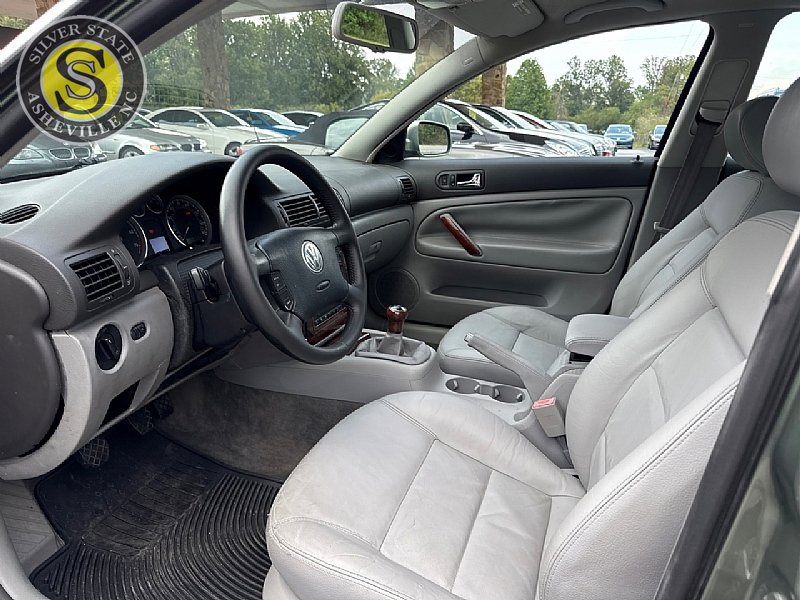 Used 2003 Volkswagen Passat GLX image 10