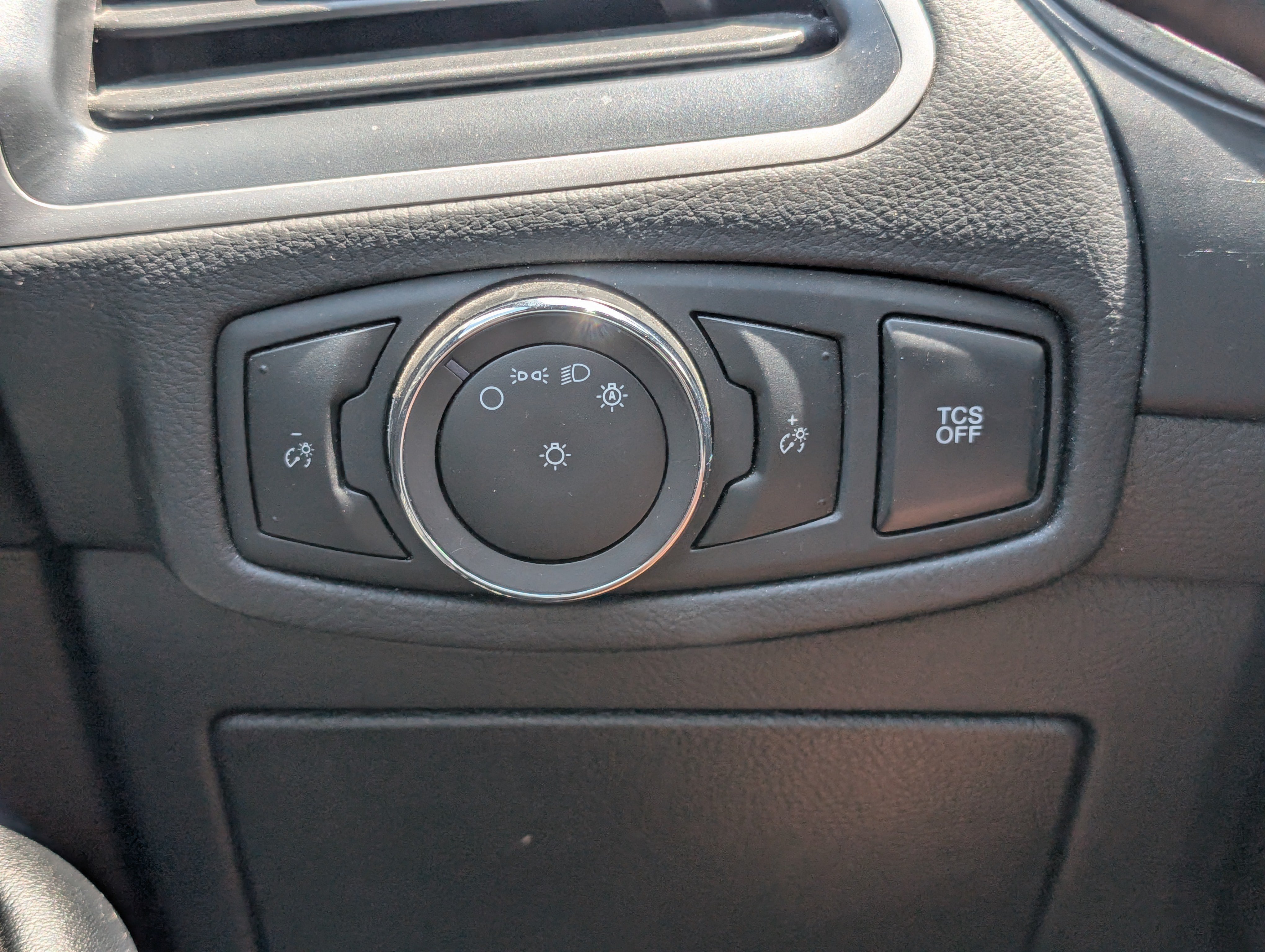 Used 2024 Ford Edge SEL AWD/4WD image 18