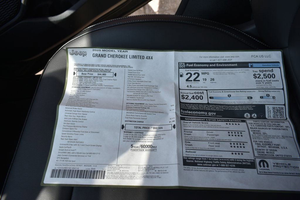 Used 2025 Jeep Grand Cherokee Limited w/ Black Appearance Package image 46