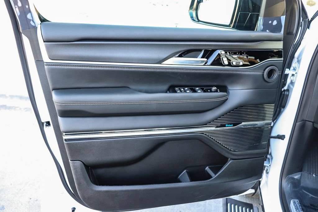New 2026 Jeep Grand Wagoneer Summit AWD/4WD image 25