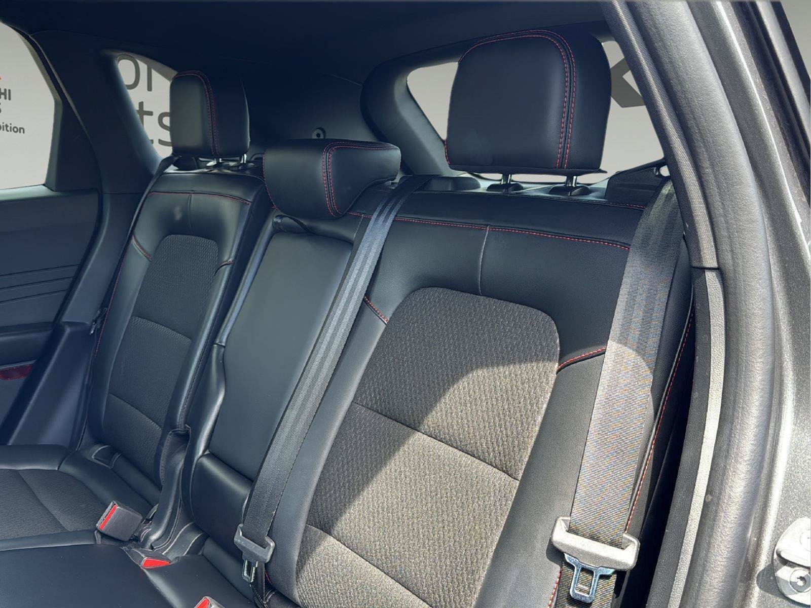 Used 2025 Ford Escape ST-Line FWD image 25