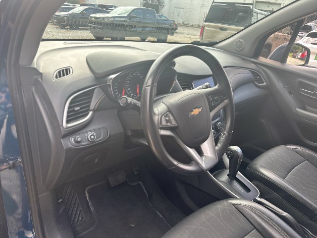 Used 2020 Chevrolet Trax LT w/ LT Convenience Package FWD image 19