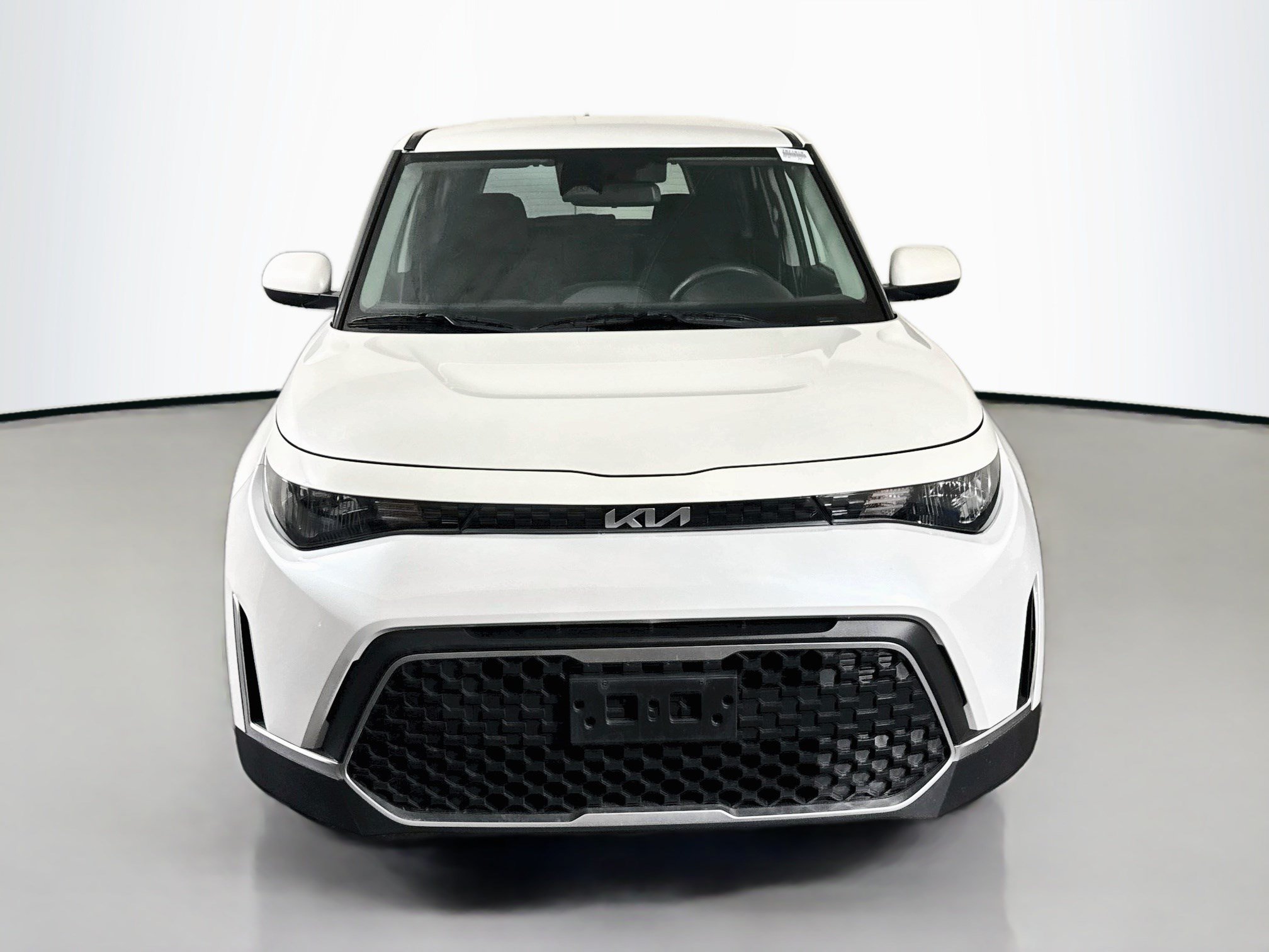 Used 2023 Kia Soul LX w/ LX Technology Package FWD image 2