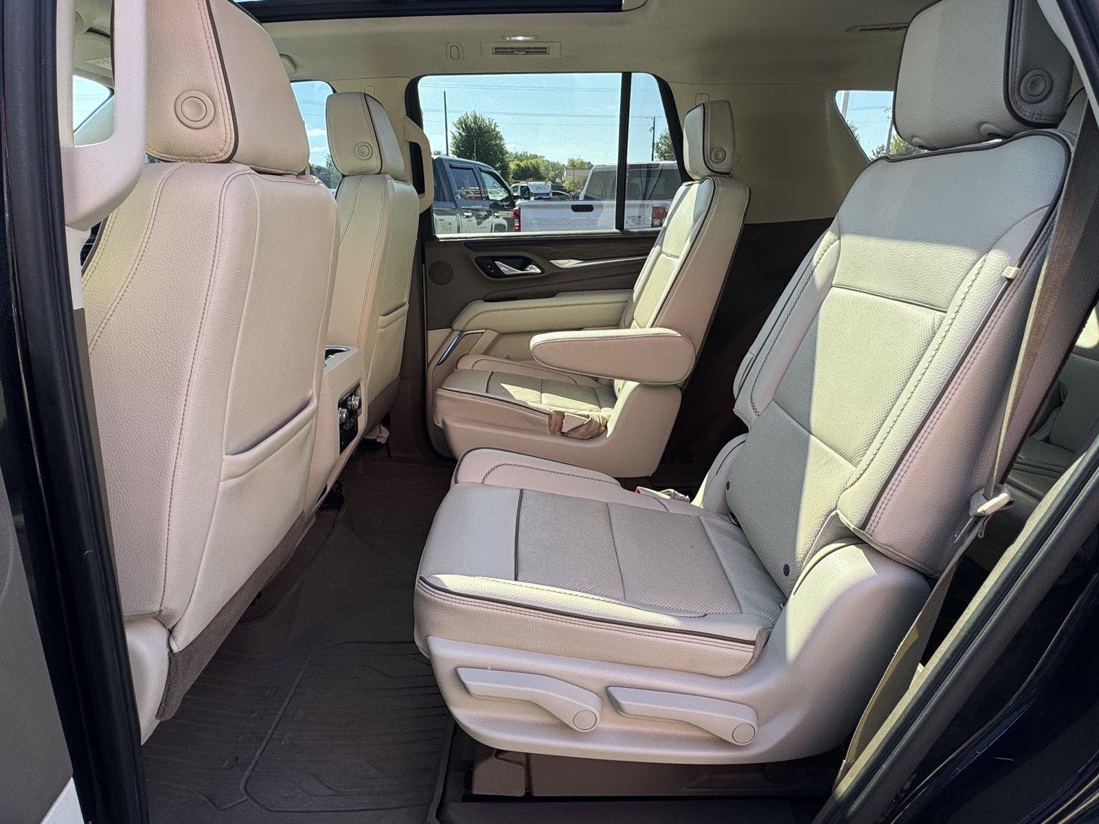 Used 2021 GMC Yukon Denali w/ Denali Premium Package AWD/4WD image 33