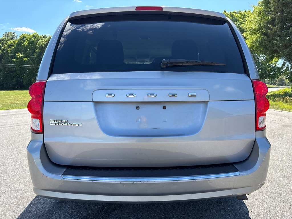 Used 2016 Dodge Grand Caravan American Value Package w/ UConnect Hands-Free Group FWD image 4