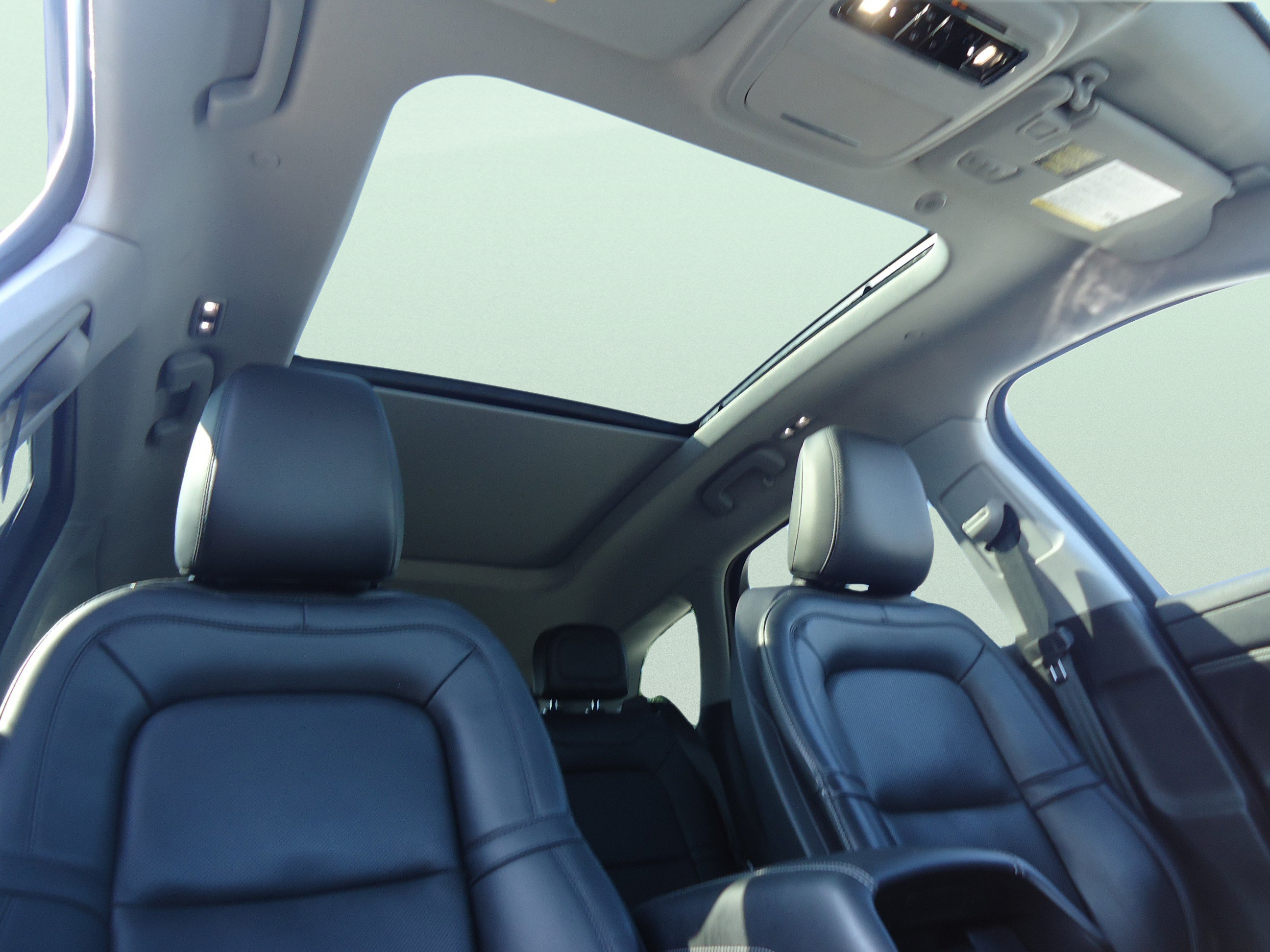 Used 2022 Lincoln Corsair AWD w/ Premium Package image 28