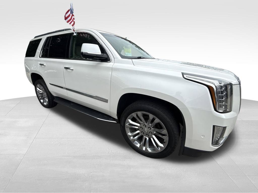 Used 2017 Cadillac Escalade Luxury AWD/4WD image 11
