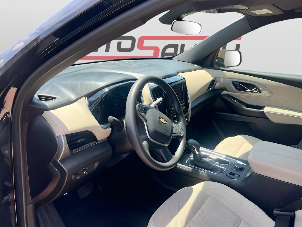 Used 2023 Chevrolet Traverse LS FWD image 9