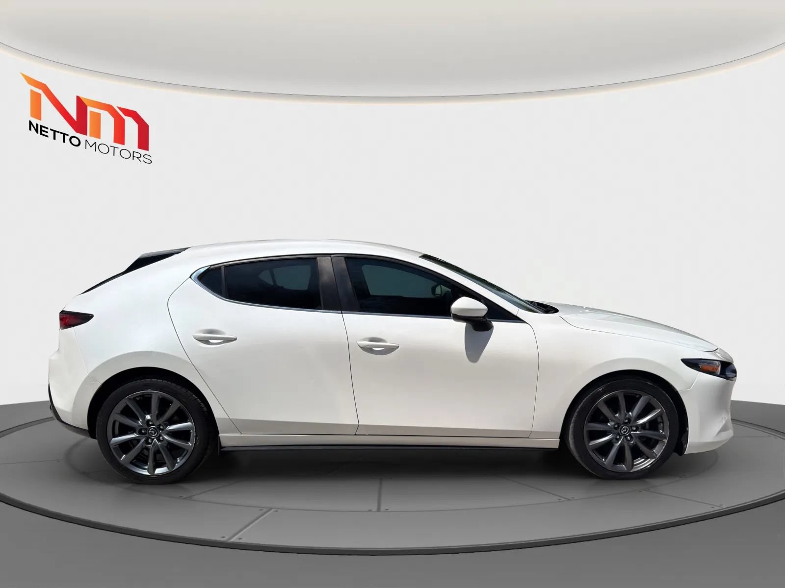 Used 2020 MAZDA MAZDA3 Hatchback FWD image 6