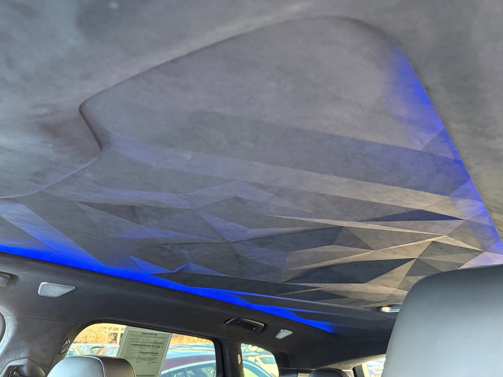 Certified 2026 BMW XM Label Red image 38