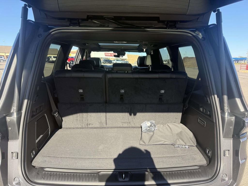 New 2026 Jeep Grand Wagoneer 4WD image 9