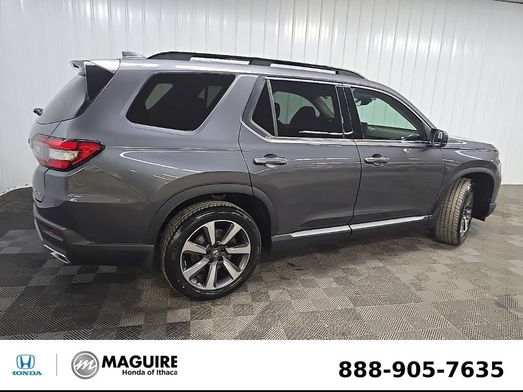 Used 2023 Honda Pilot Elite image 3