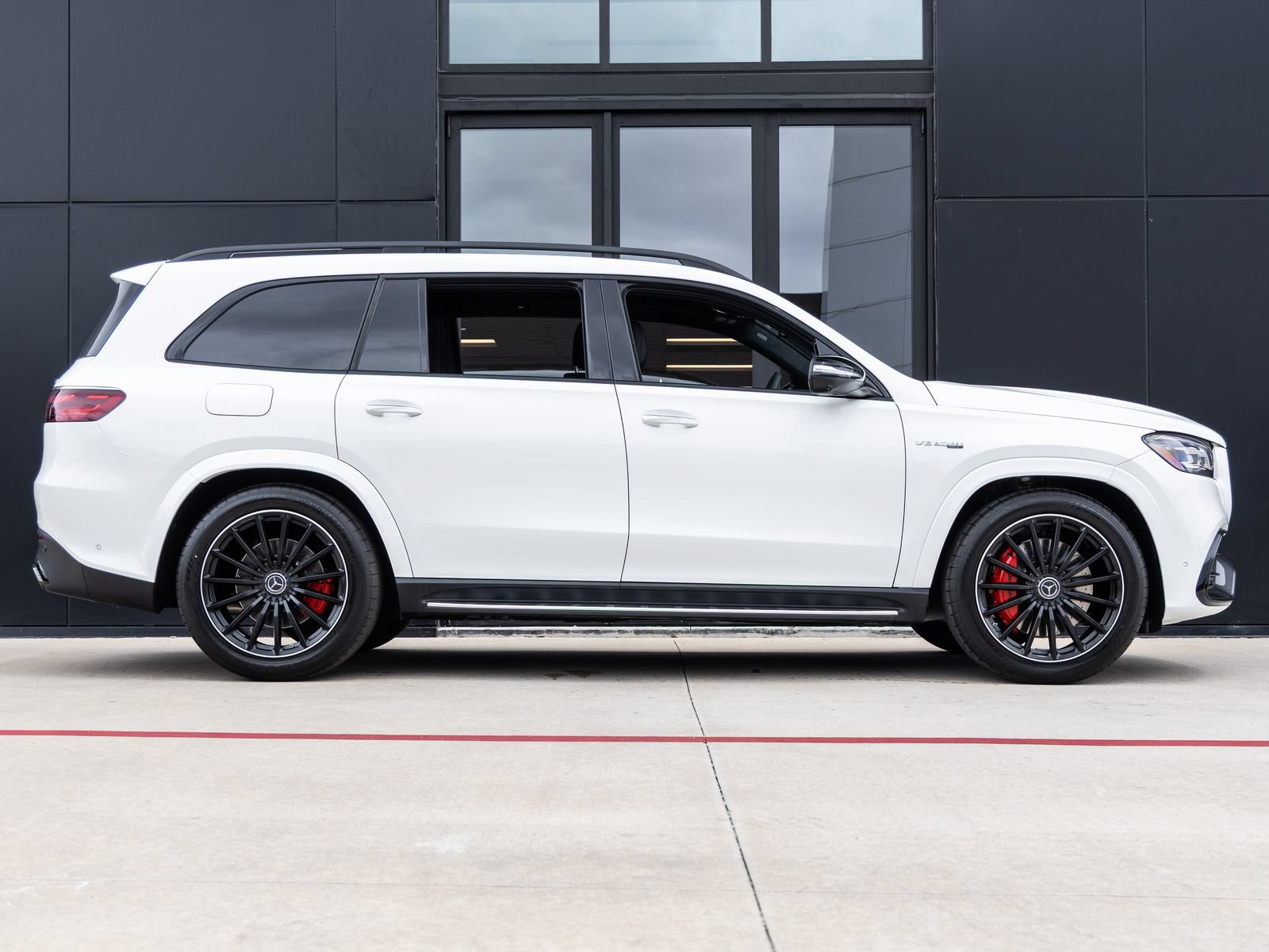Used 2025 Mercedes-Benz GLS 63 AMG 4MATIC image 10