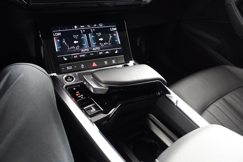 Used 2021 Audi e-tron Premium w/ Black Optic Package AWD/4WD image 33