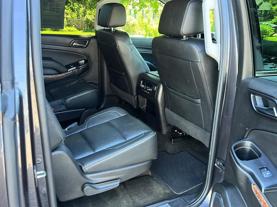 Used 2017 Chevrolet Suburban Premier AWD/4WD image 33