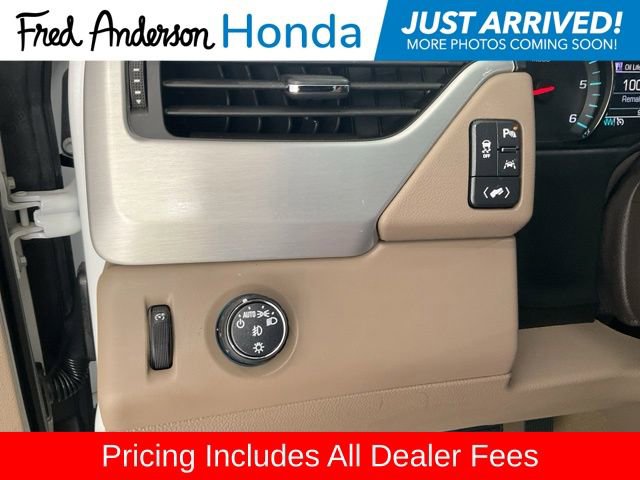 Used 2018 GMC Yukon SLT w/ Premium Edition RWD image 9