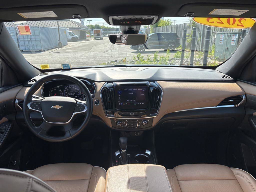 Used 2023 Chevrolet Traverse Premier AWD/4WD image 12