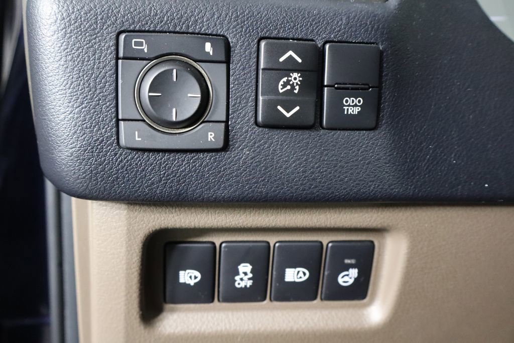 Used 2021 Lexus GX 460 Premium w/ Premium Package image 24