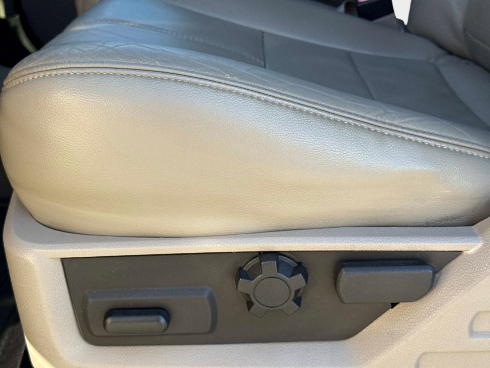 Used 2009 Ford F250 Lariat image 22