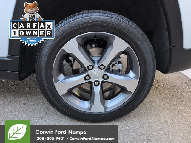 Used 2025 Jeep Grand Cherokee Limited w/ Luxury Tech Group II AWD/4WD image 31
