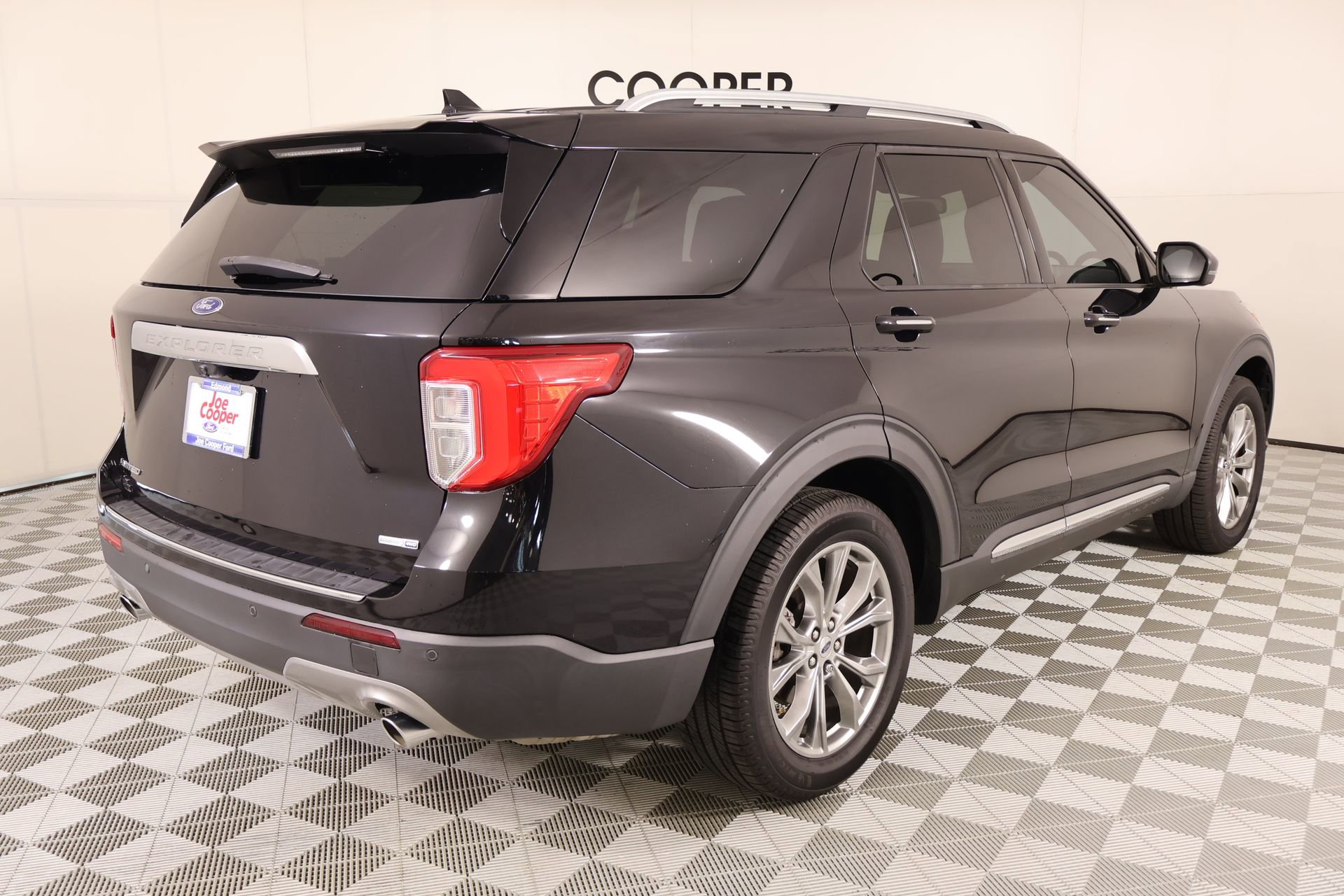 Used 2020 Ford Explorer Limited AWD/4WD image 22