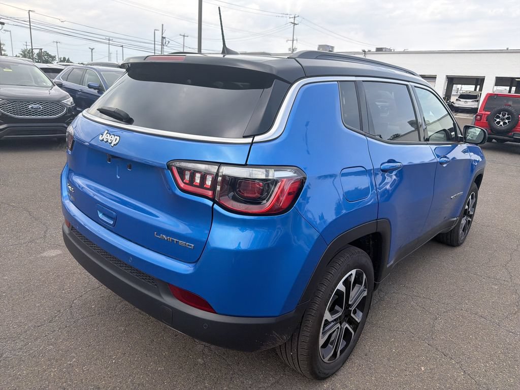 Used 2023 Jeep Compass Limited AWD/4WD image 5