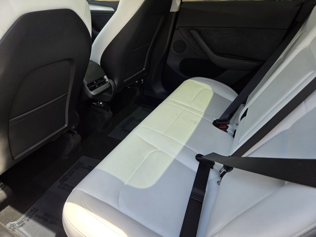 Used 2024 Tesla Model Y Long Range AWD/4WD image 29