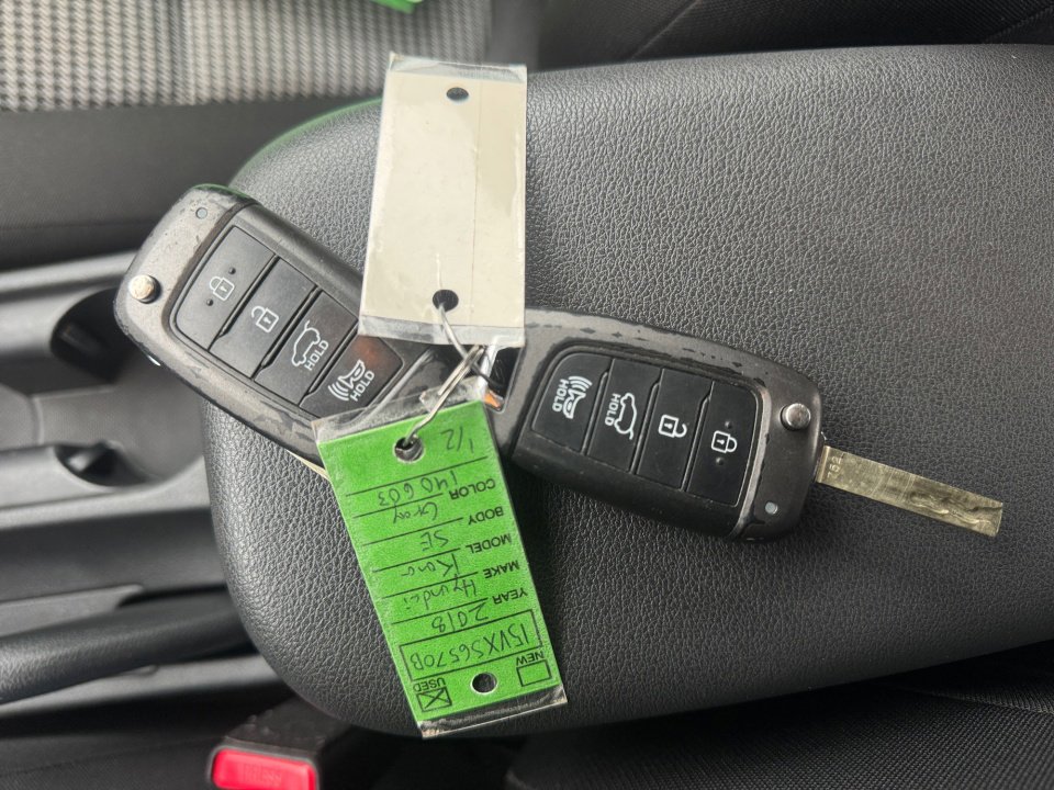 Used 2018 Hyundai Kona SE FWD image 38