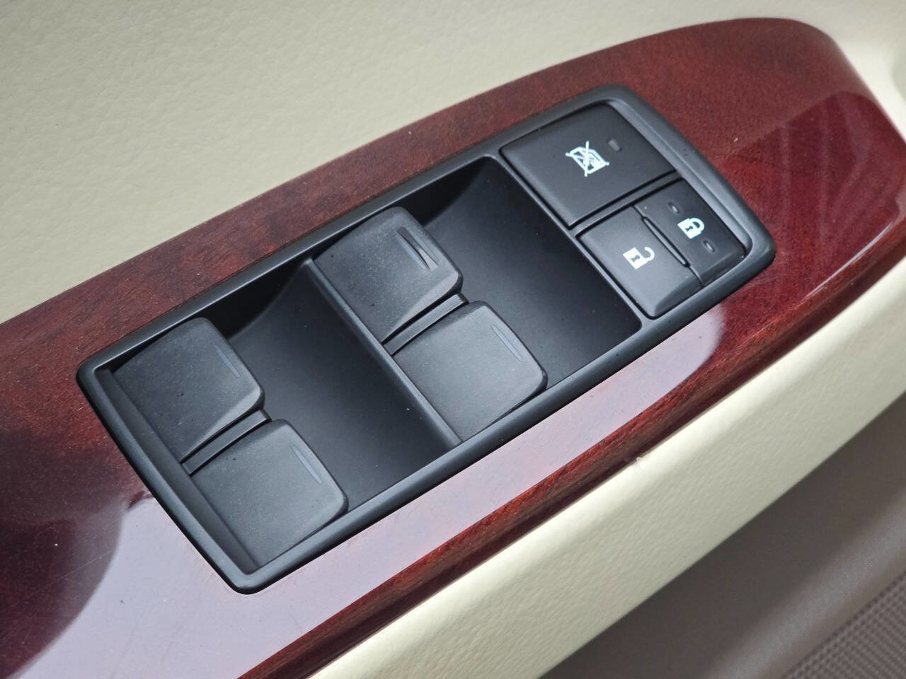 Used 2017 Lexus GX 460 Premium w/ Premium Package image 26