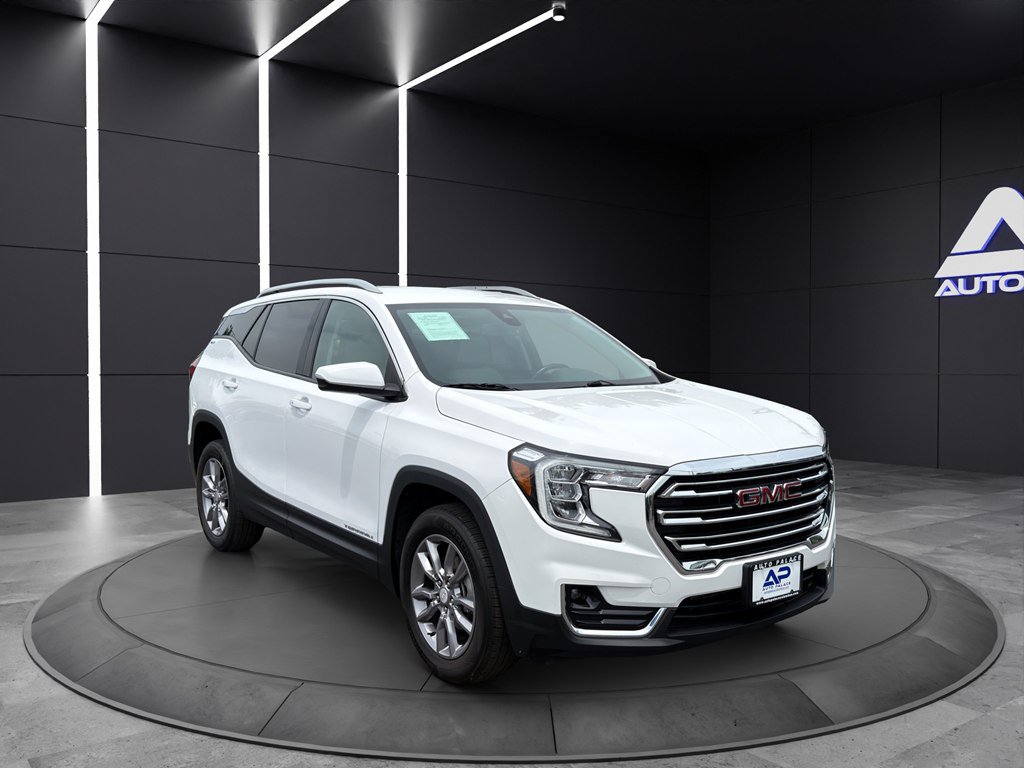 Used 2022 GMC Terrain SLT AWD/4WD image 3
