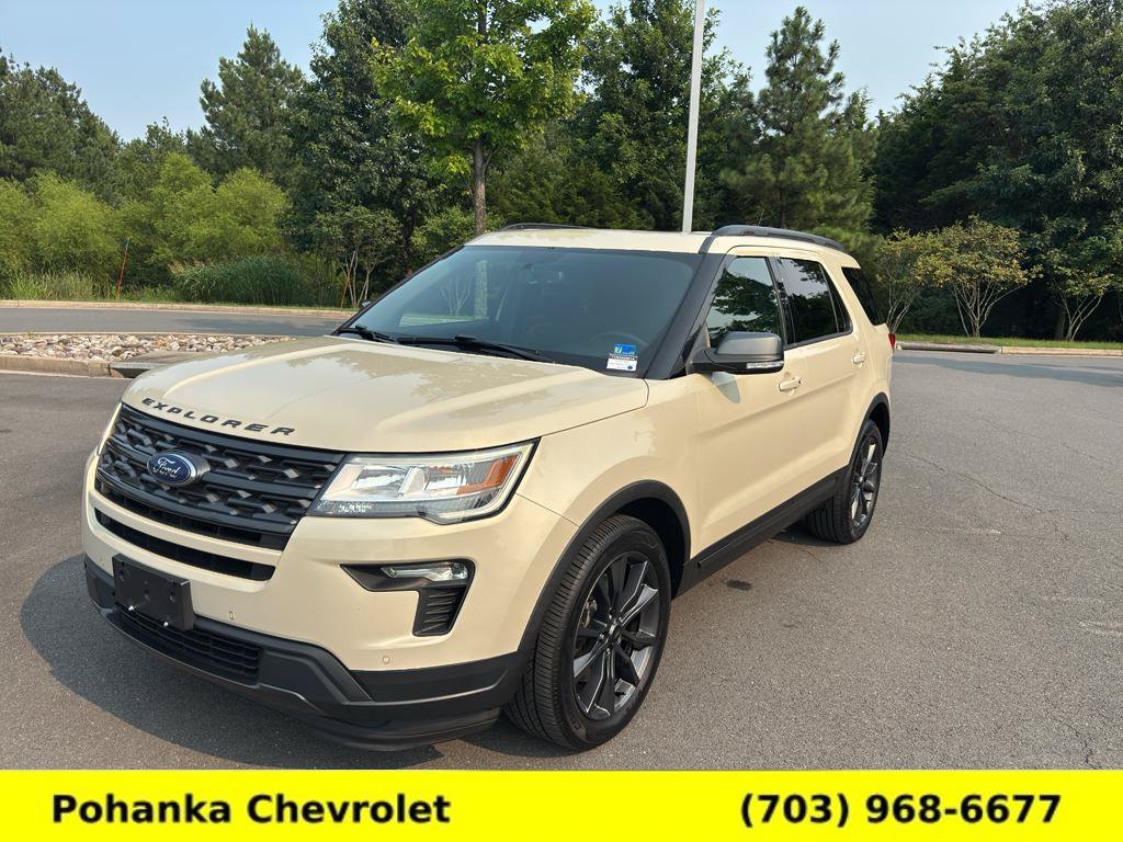 Used 2018 Ford Explorer XLT w/ Equipment Group 202A AWD/4WD image 3