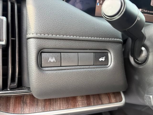 Used 2025 Nissan Armada SL w/ Captain's Chari Seat Package AWD/4WD image 23